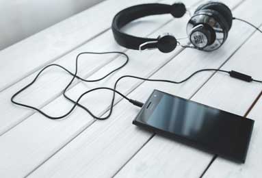  魂归故里习俗：传统文化的情感锚点（魂归故里）